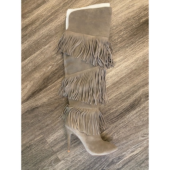 Over the Knee Fringe boots. NEW in Box!!!   Sz7.5 - Picture 2 of 8